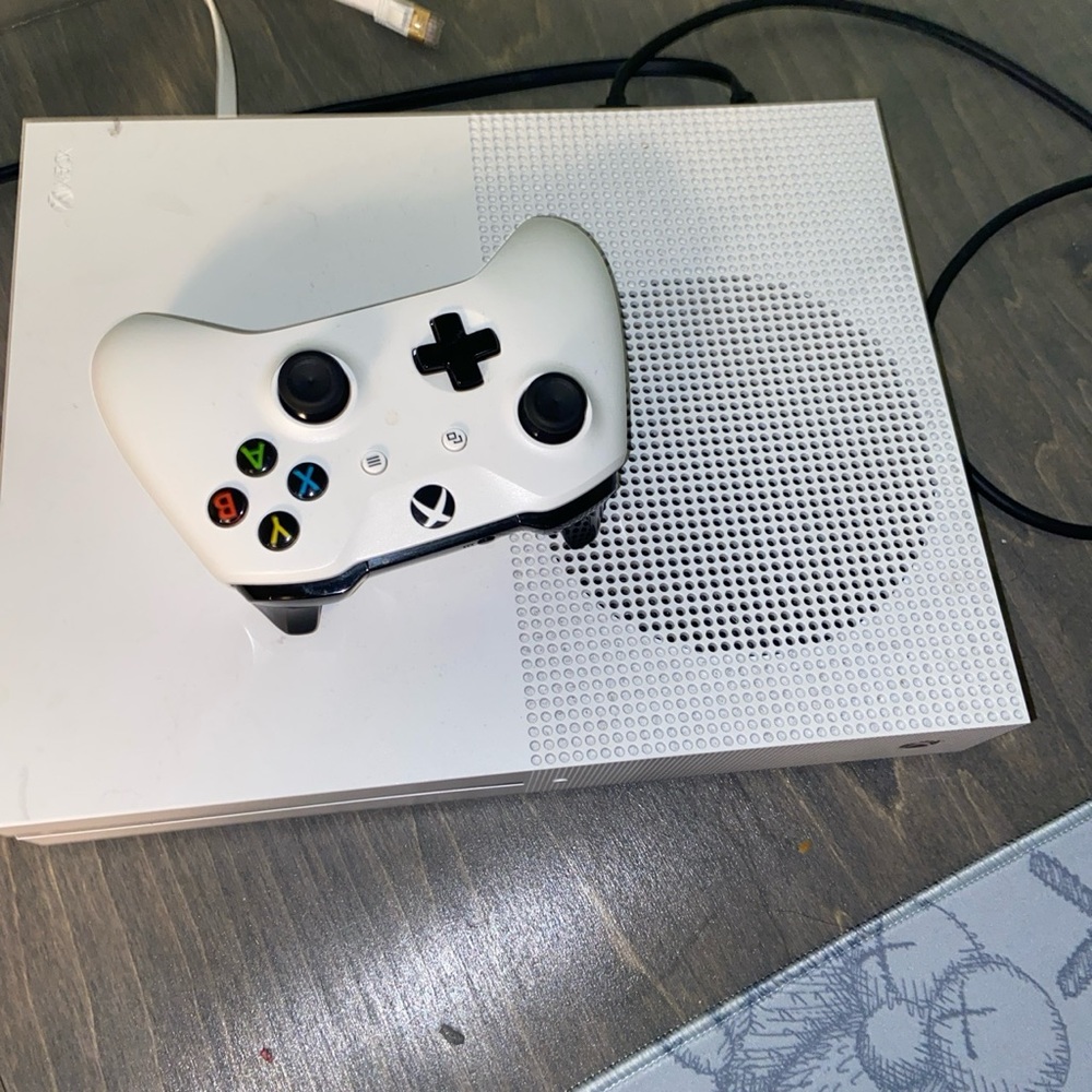 Xbox One S